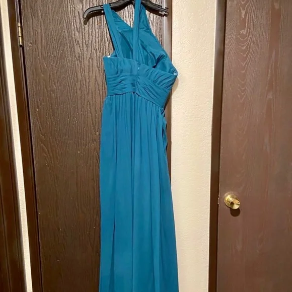 Dresses - Picture 1 of 5